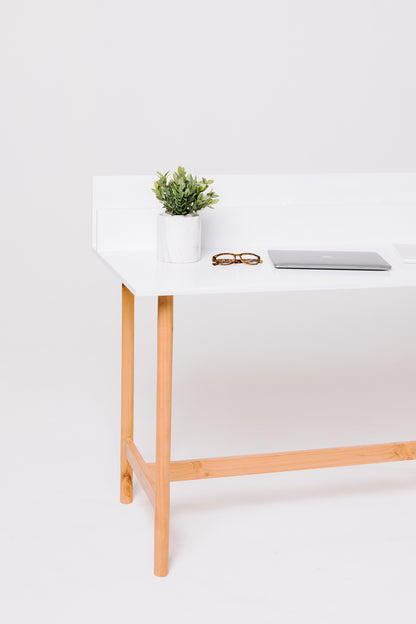 WHITE KITT DESK