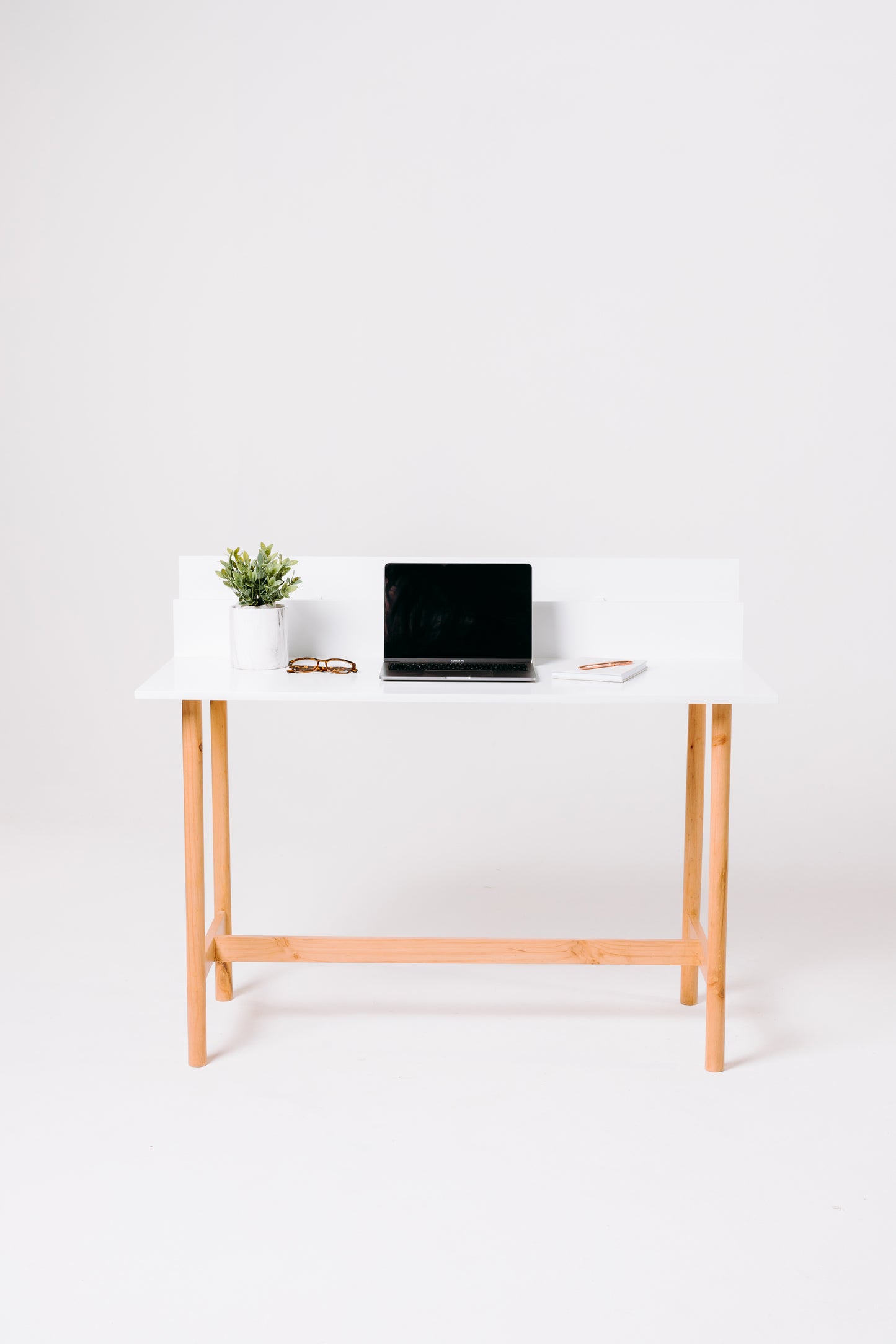 WHITE KITT DESK