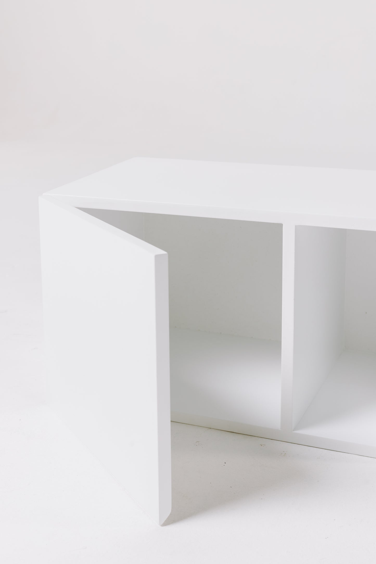 DREAM WHITE TABLE